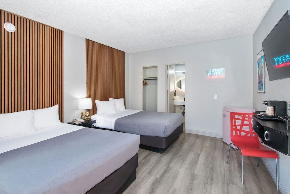 Royal Pagoda Motel Dodger Stadium 2