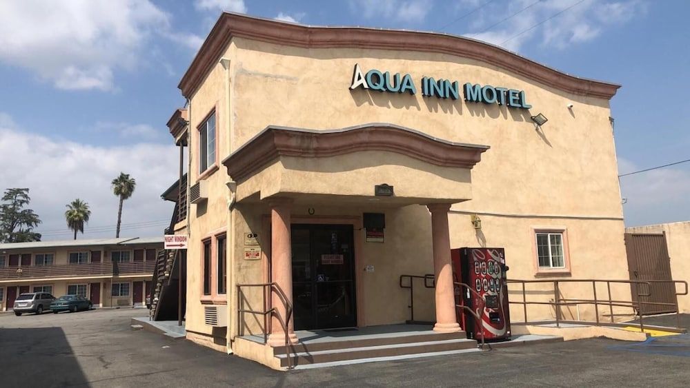 Aqua Inn Motel 1