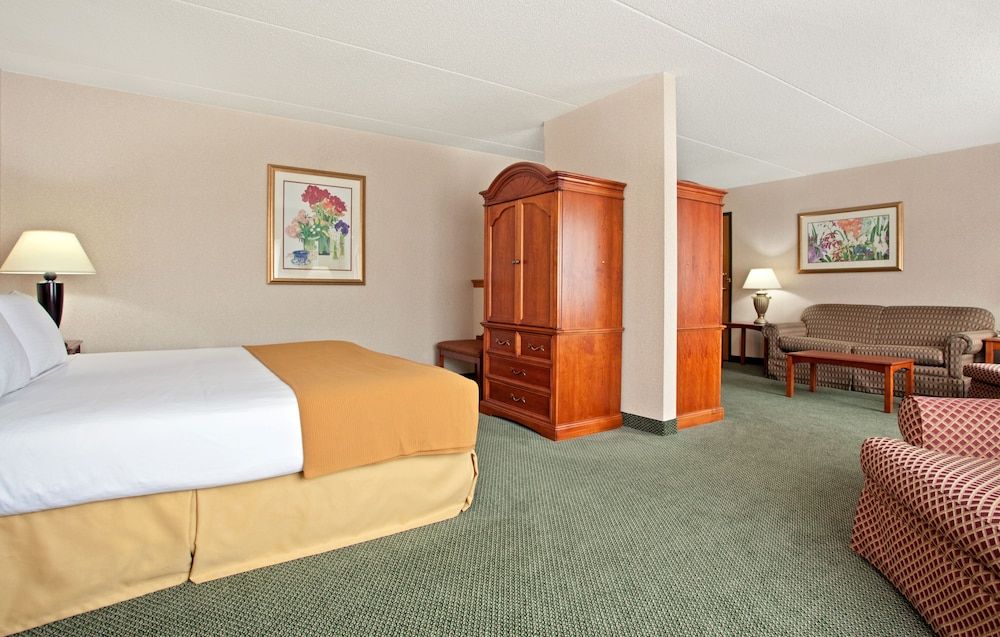 Holiday Inn Express PITTSBURGH-NORTH (HARMARVILLE) by IHG 2