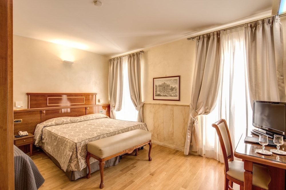 Pantheon Rooms 1
