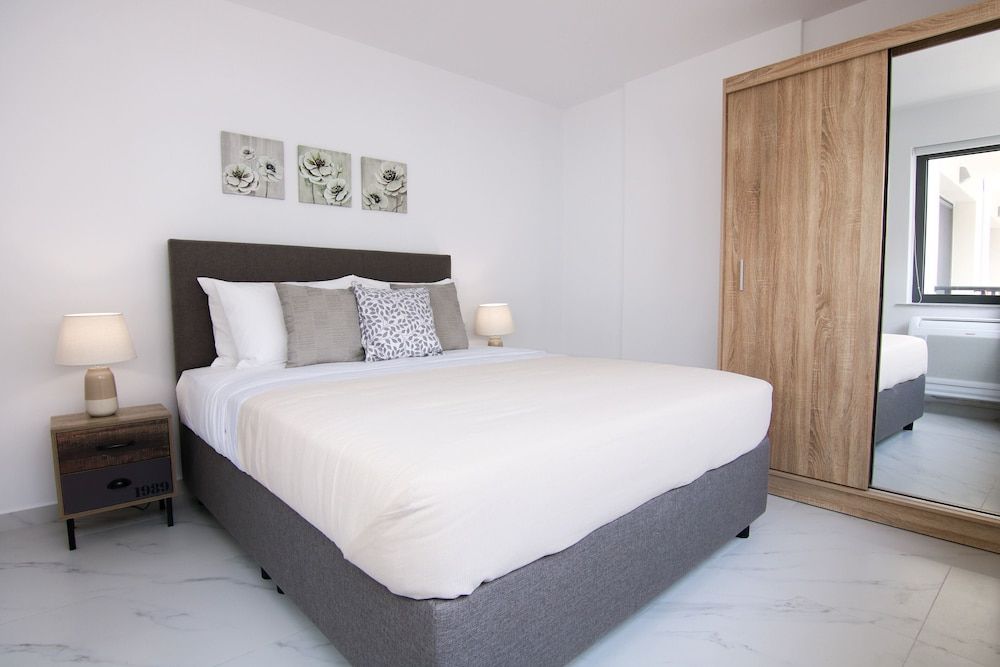 Phaedrus Living Skiathos Luxury Residences Gri 1