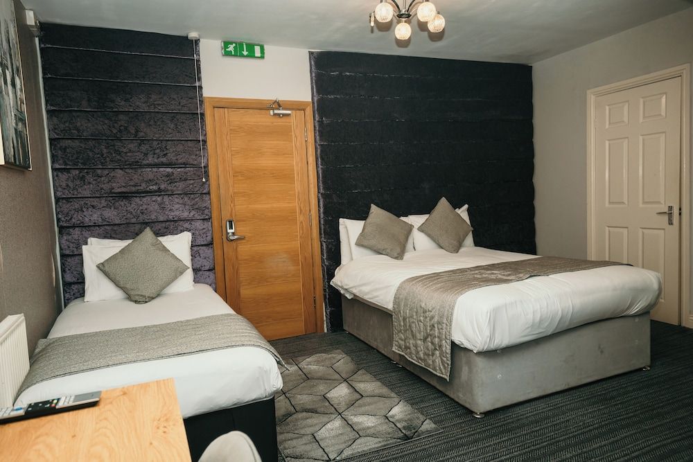 Hotels 24-7 - The Old Victoria Hotel 1
