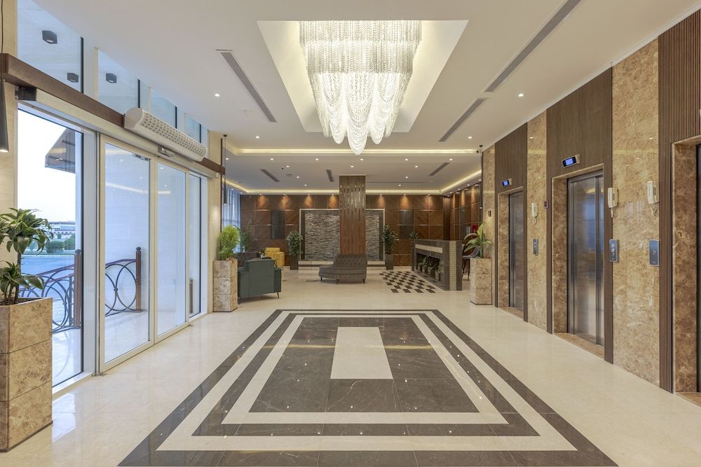 The Seasons Hotel 2
