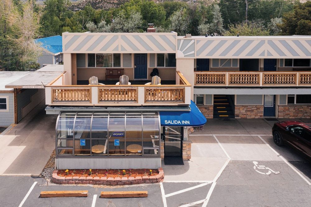 Salida Inn & Monarch Suites 1