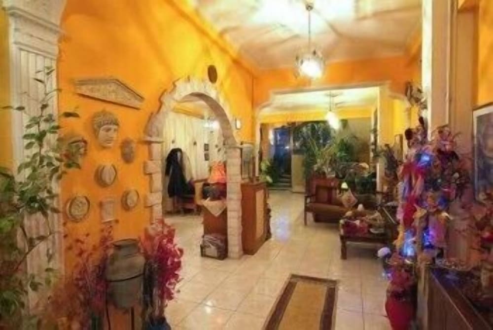Hotel Varonos 2