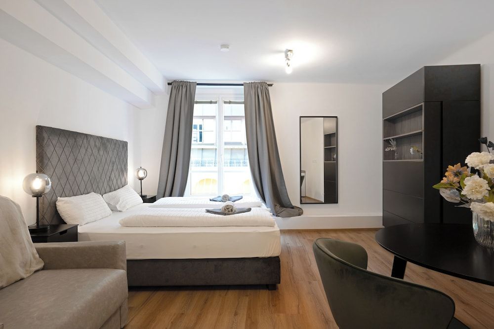 easy-flat Hauptplatz - City Center Apartments with a Kitchen 2