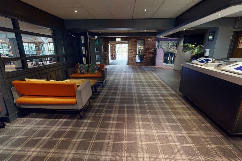 Village Hotel Manchester Hyde 2