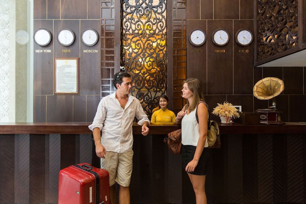 Palazzo Luxury Hotel & Bistro - Central My Khe Beach Walking Street 2