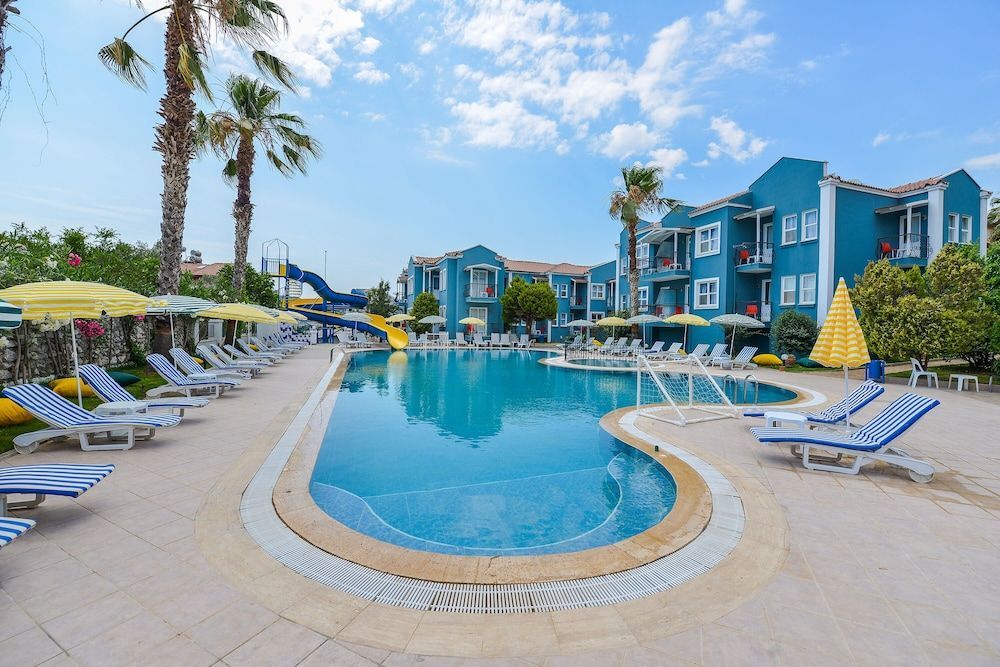 BLUE PEARL HOTEL& VILLAS 1