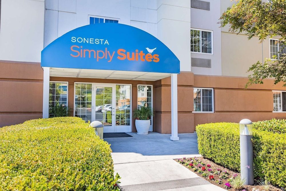 Sonesta Simply Suites Lansing 1