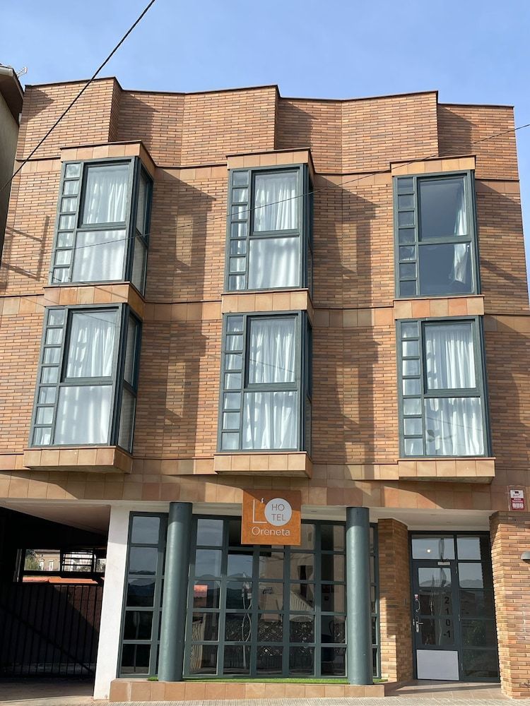 HOTEL ORENETA - Gironella 1