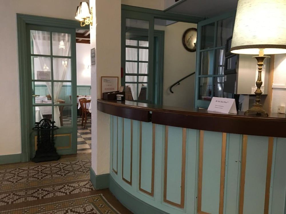 The Old Hotel Ravel Centre 2