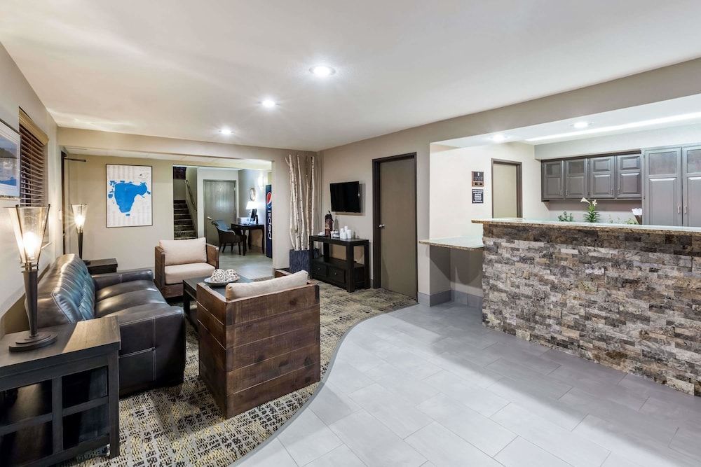 Super 8 by Wyndham Spirit Lake/Okoboji 2