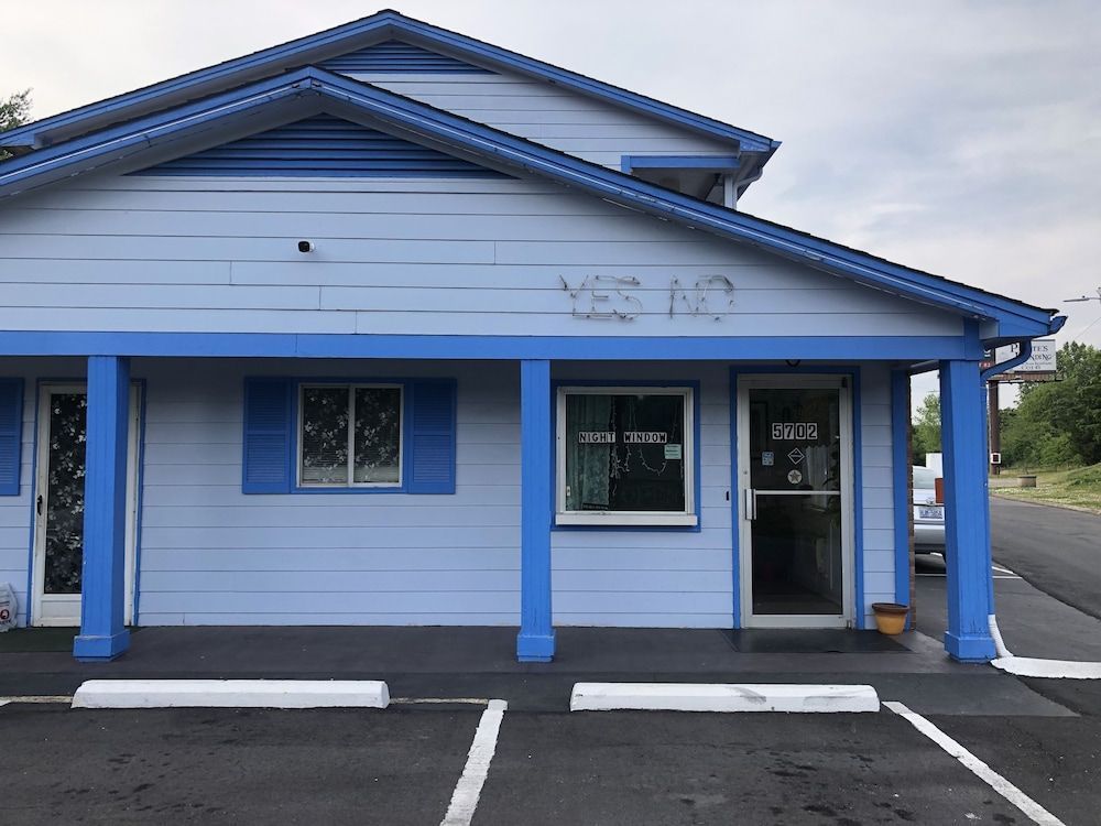 Americas Best Value Inn - Jonesville 1