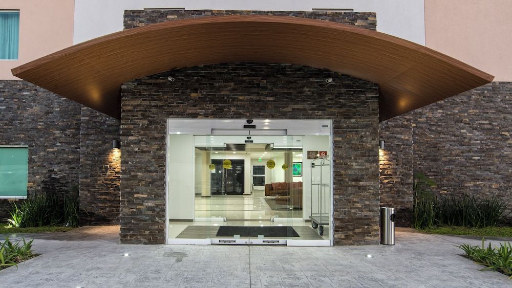 Candlewood Suites QUERETARO JURIQUILLA by IHG 2