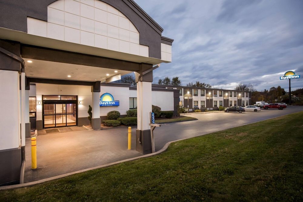 Days Inn by Wyndham Liberty Monticello 1