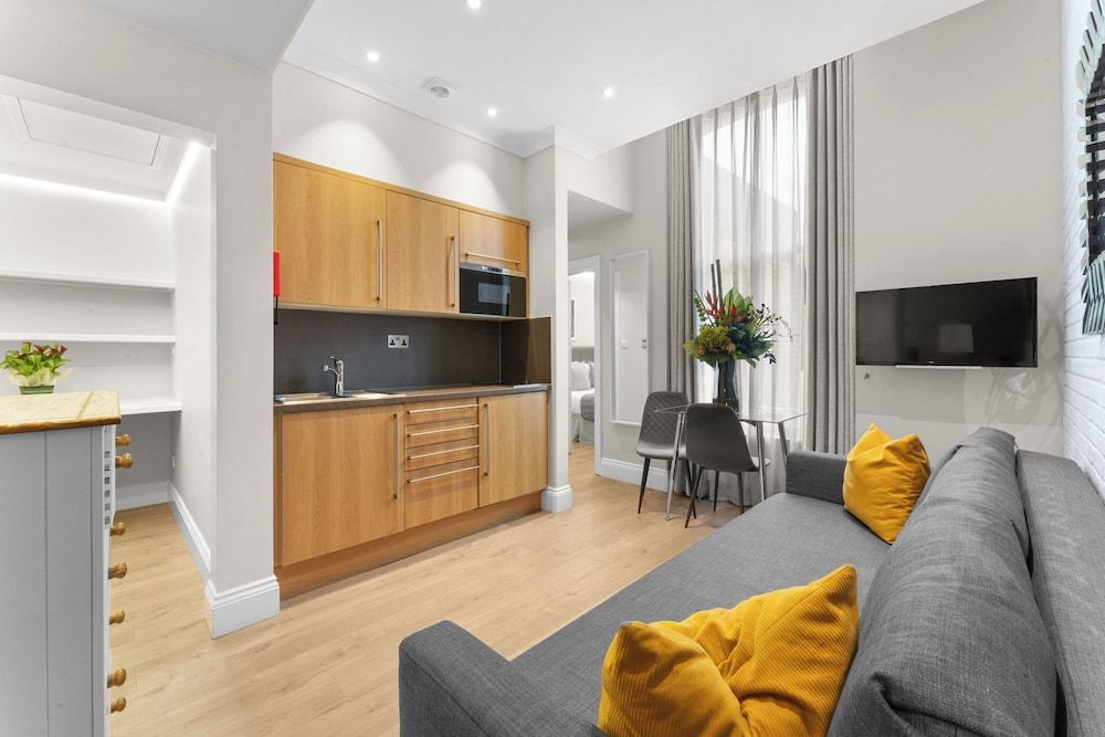 Cleveland Residences Russell Square 1