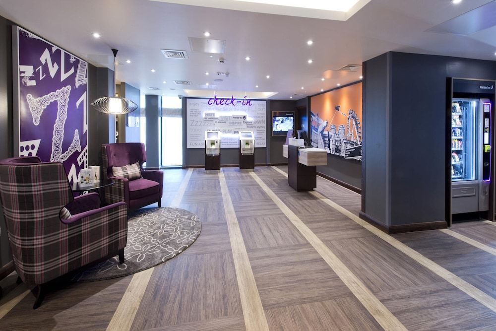 Premier Inn Liverpool Lime Street 2
