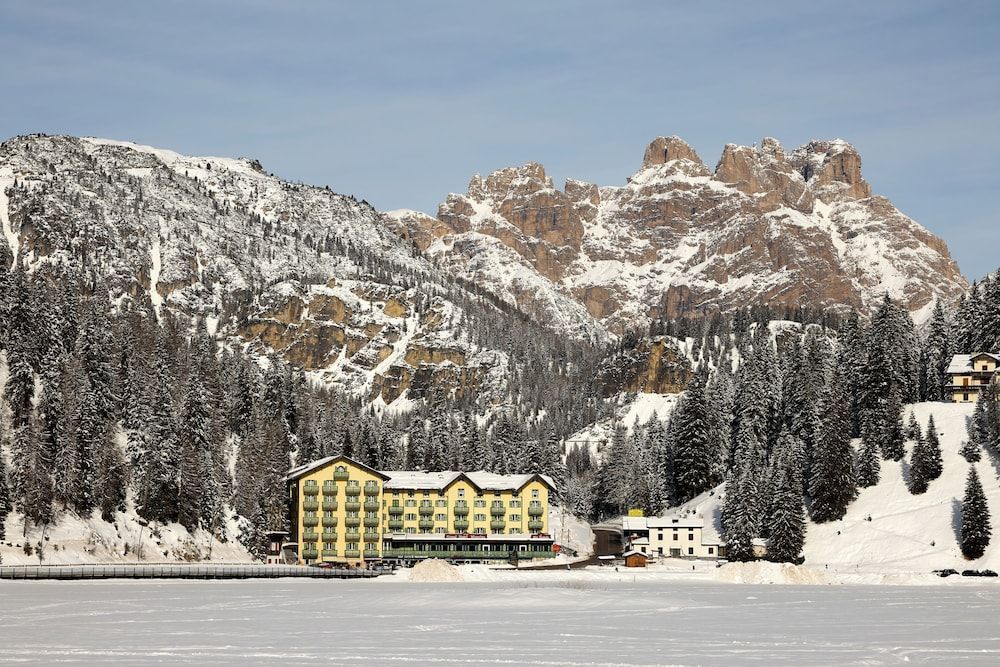 Grand Hotel Misurina 1