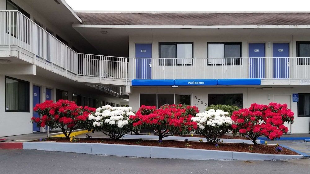 Motel 6-Springfield, OR - Eugene North 1