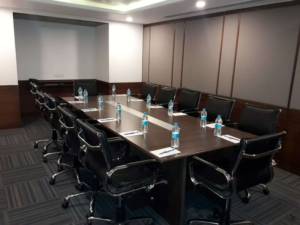 Nirwana Hometel Jaipur- A Sarovar Hotel 1
