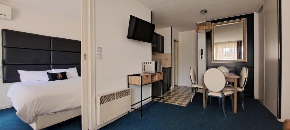 Appart'hôtel Le Trianon 1