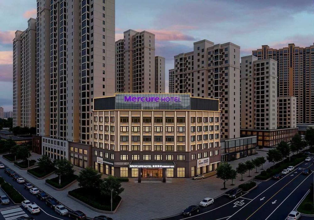 Mercure Wuhan Yangluo 1
