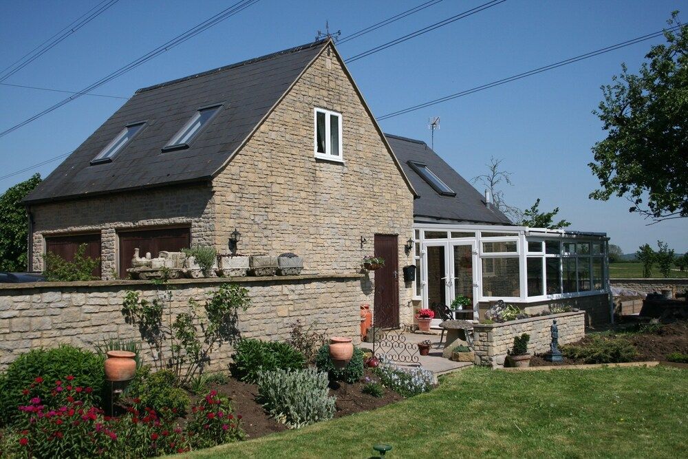 Avon Lodge 1