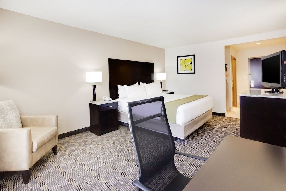 Holiday Inn Express & Suites MEBANE by IHG 2