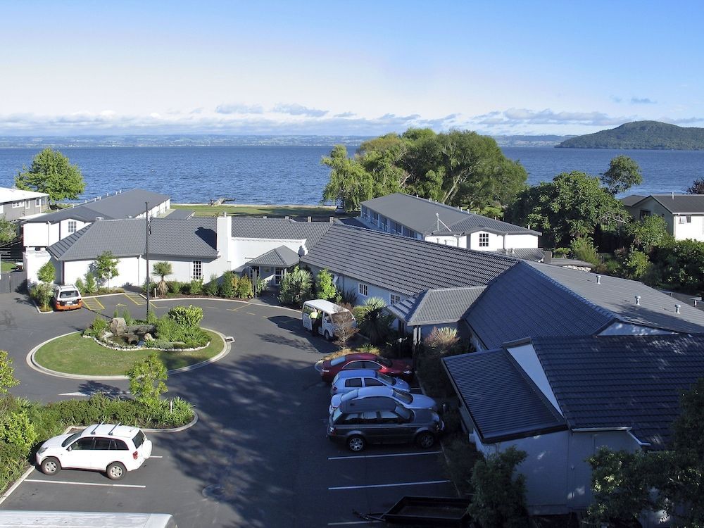 Wai Ora Lakeside Spa Resort 1