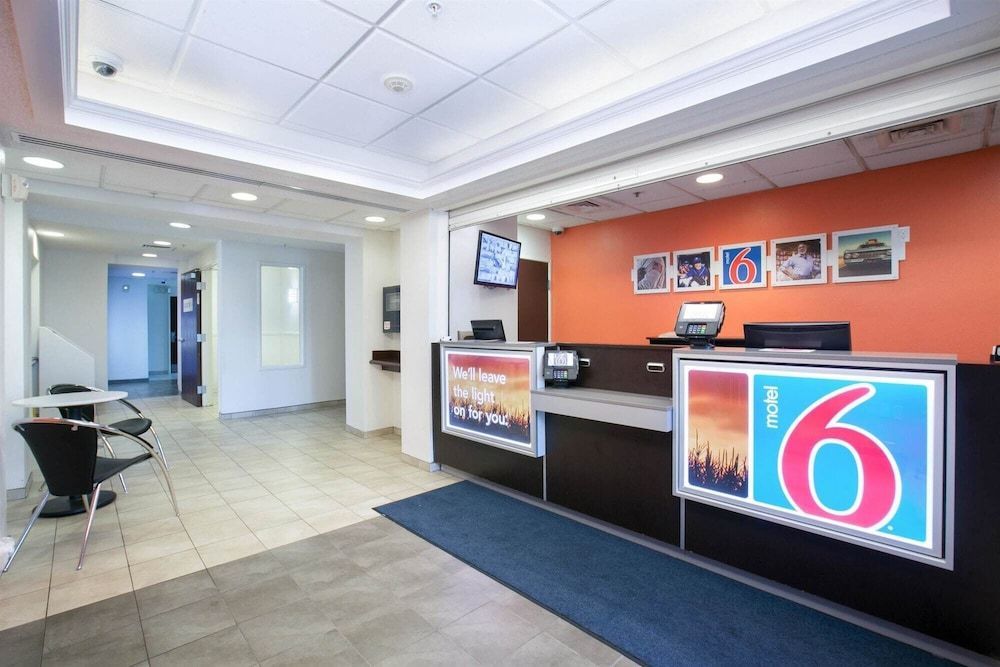 Motel 6 Brooklyn Center, MN - Minneapolis 2