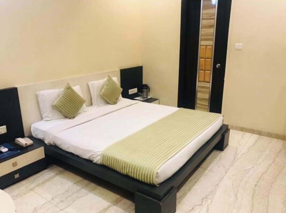 Hotel Sundaram 2