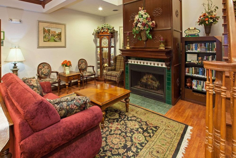 Country Inn & Suites by Radisson, Elkhart North 1