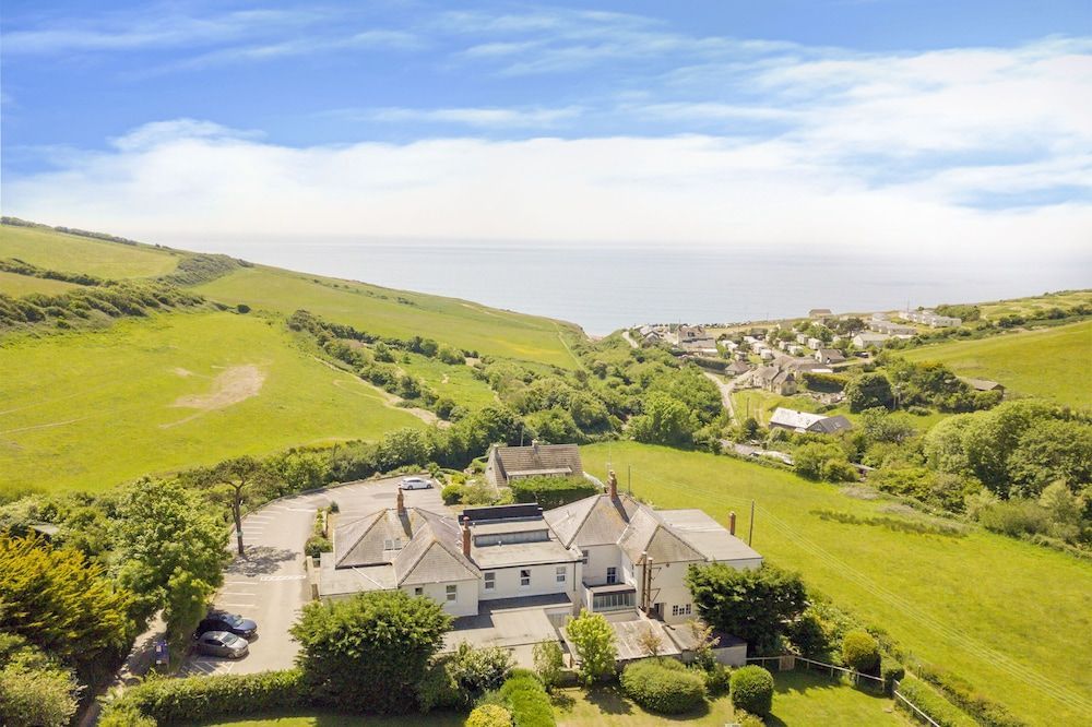 Eype's Mouth Country Hotel 1