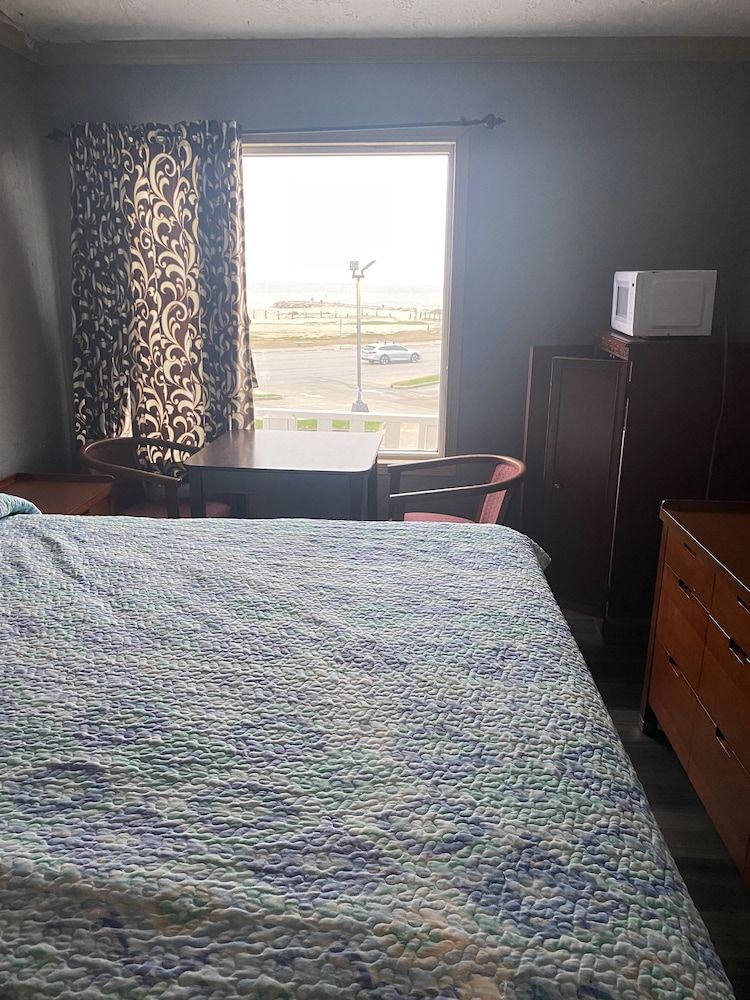 Surf Motel and Apartments 1