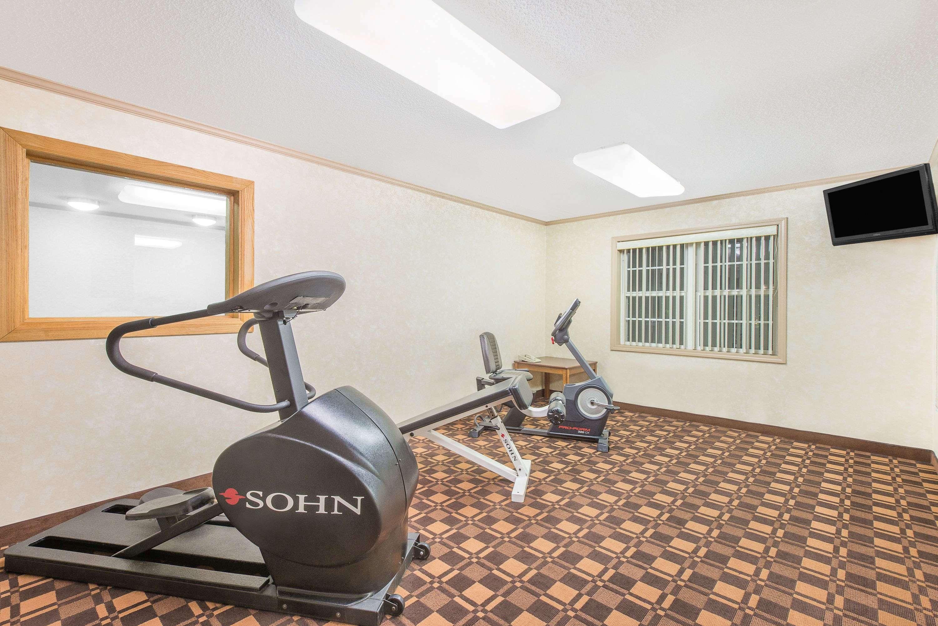 Spark by Hilton Maumee Toledo 2