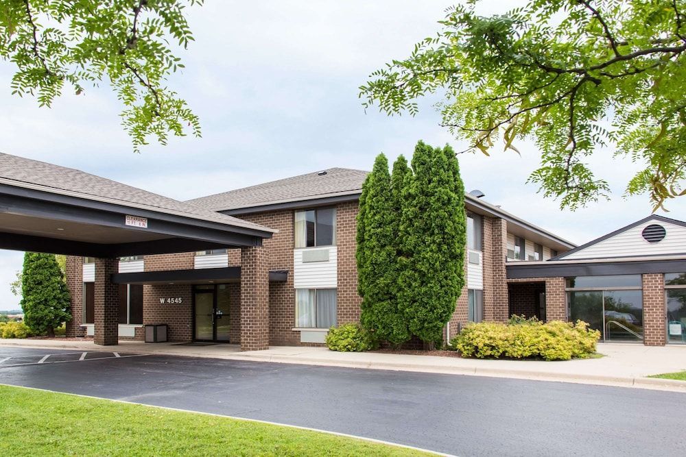 Days Inn by Wyndham Johnson Creek 1