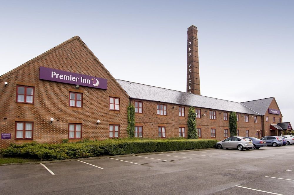 Premier Inn Leeds South - Birstall 1