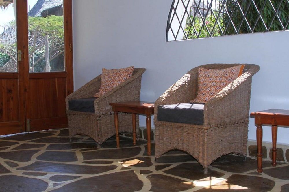 Lighthomez Villa Resort 2