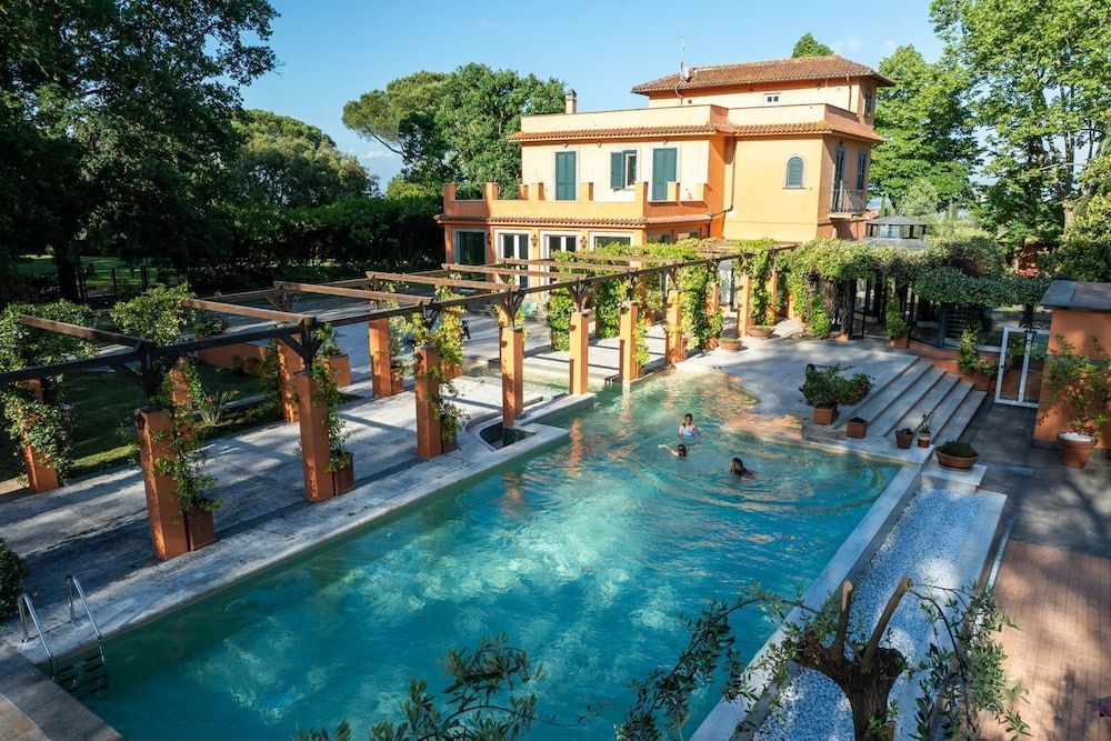 Hero's Garden Relais 1