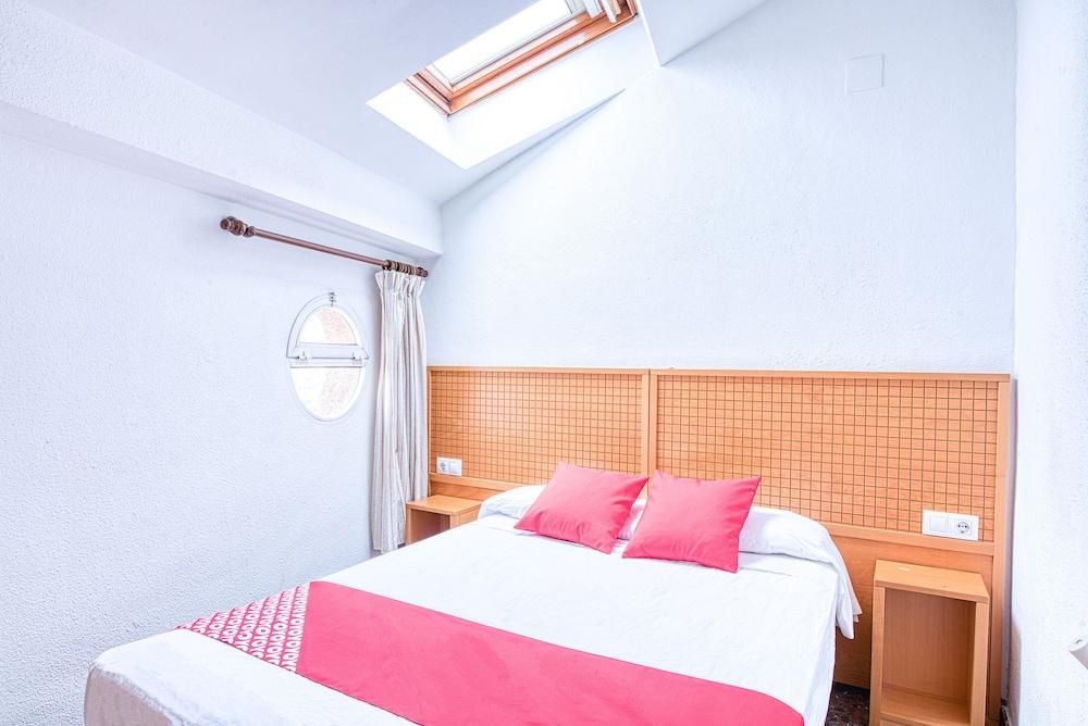 OYO HOSTAL NOVA PICANYA 2