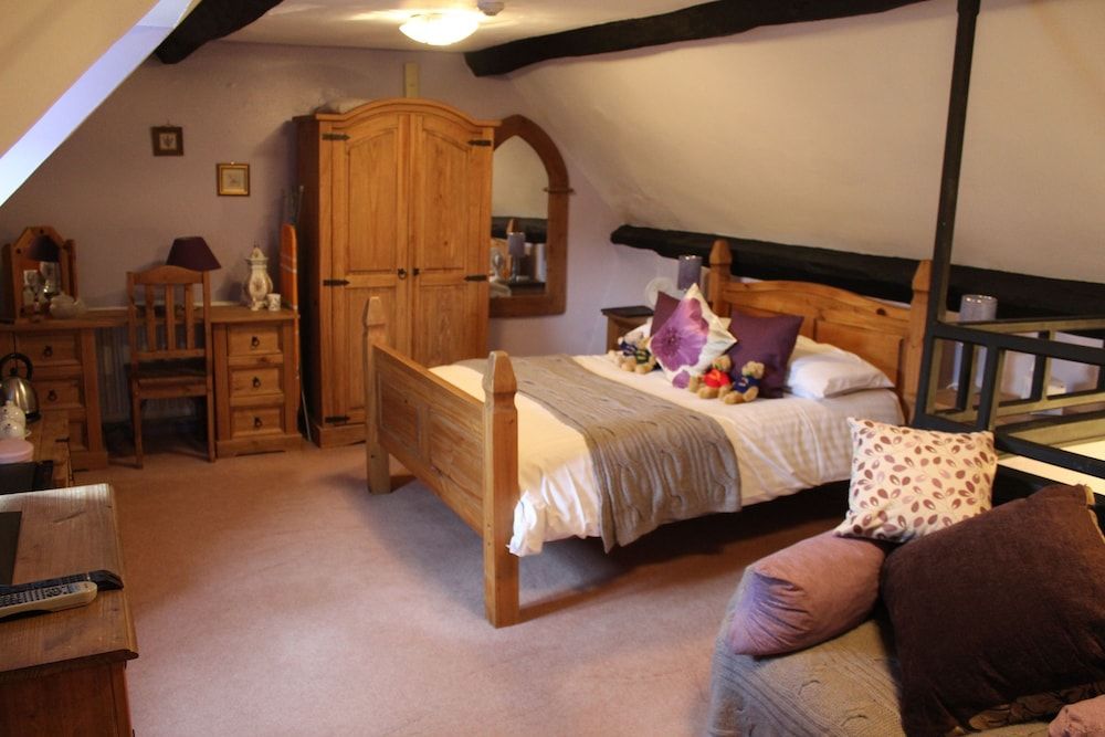 The Mug House Inn 2