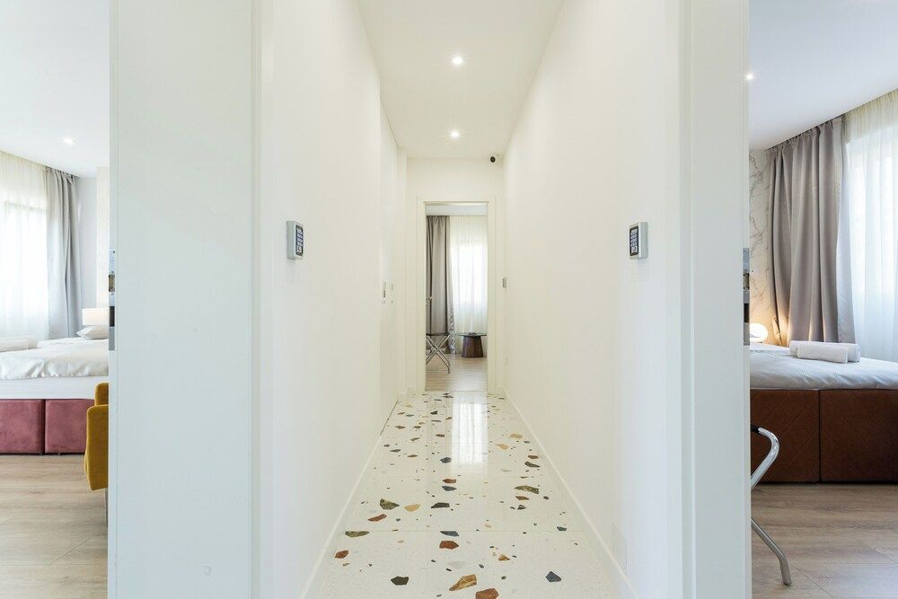 Shine of Life Luxury Rooms 2