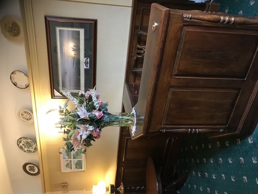 West Lodge Hotel 2