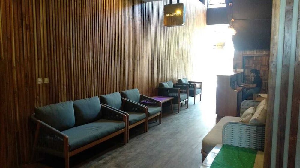 DEJAVU 2.0 HOTEL BAJO KOMODO 2