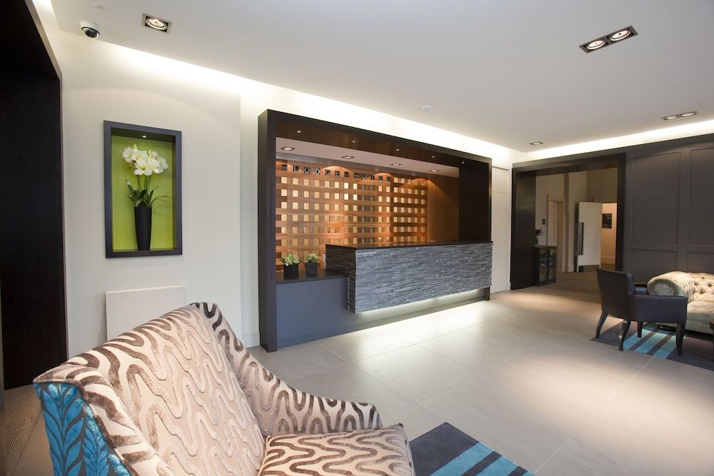 The Lodge Hotel - Putney 1