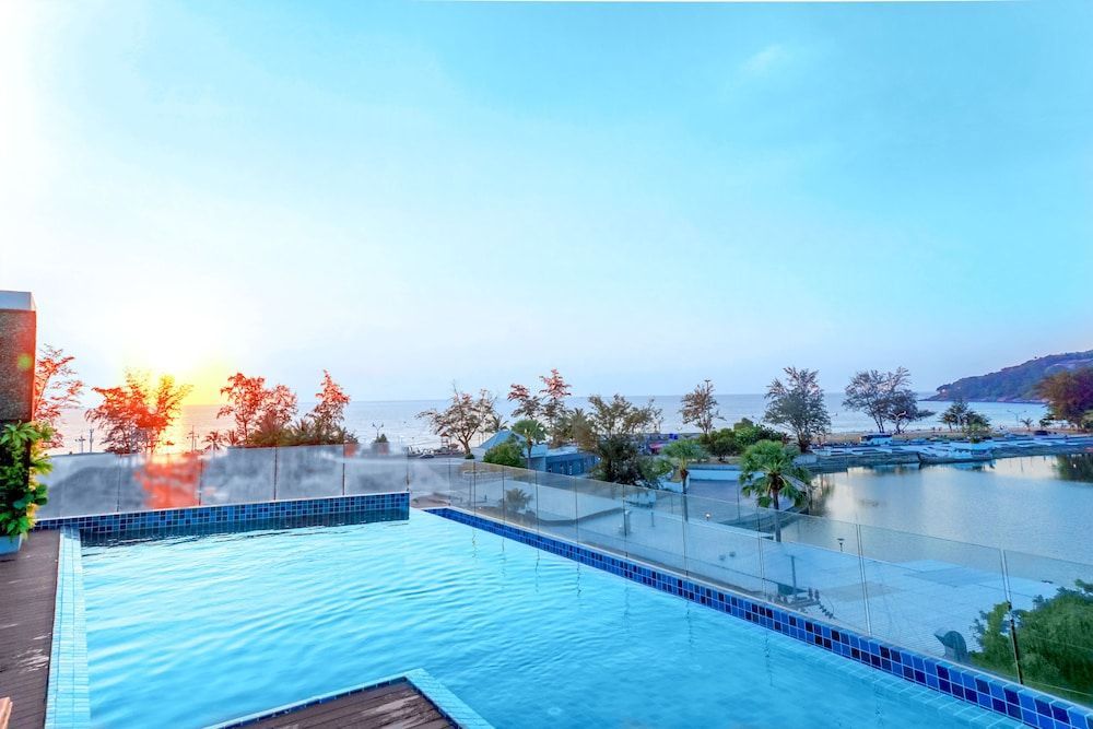 Phoenix Hotel Karon Beach 1