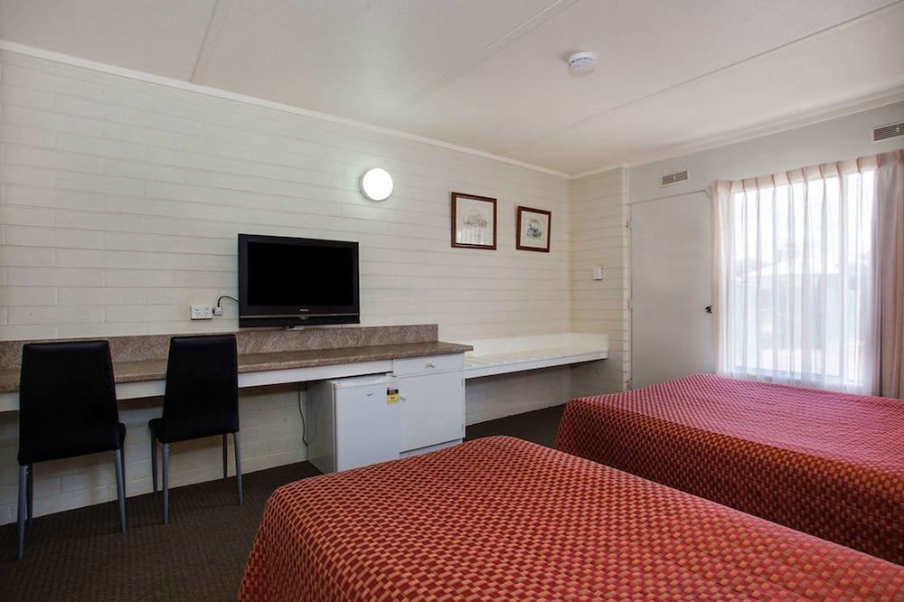 Econo Lodge Portland 2