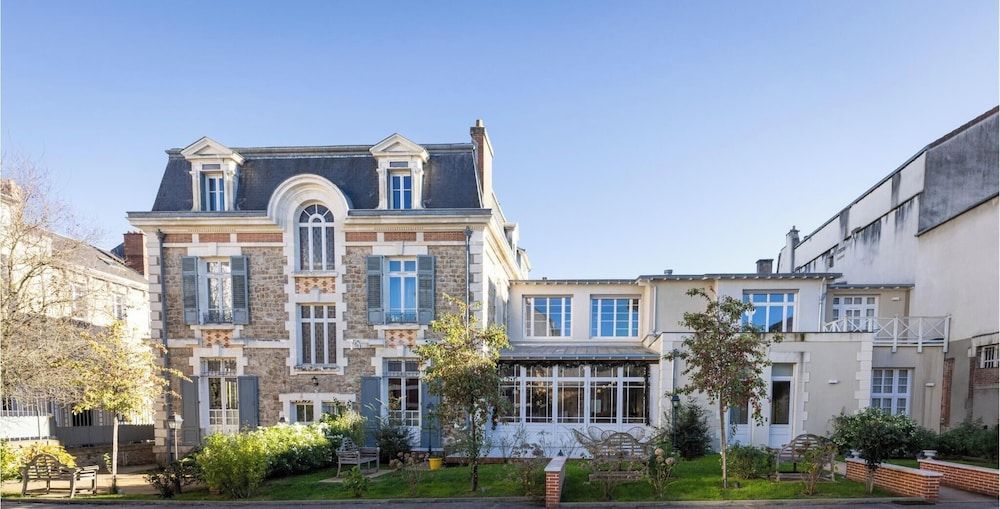 La Maison Blanche - Appart Hôtel de charme climatisé à 350m du cœur de ville du Limoges - Accès Autonome 1