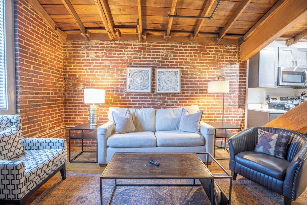 The Lofts at Downtown Salem 1